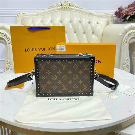 louis vuitton box clutch.